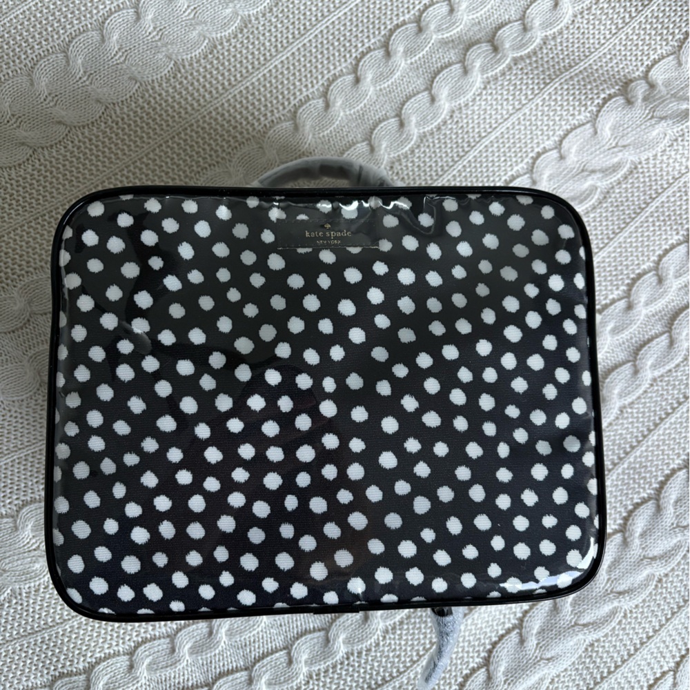 Kate Spade travel cosmetic bag / dopp kit NWT